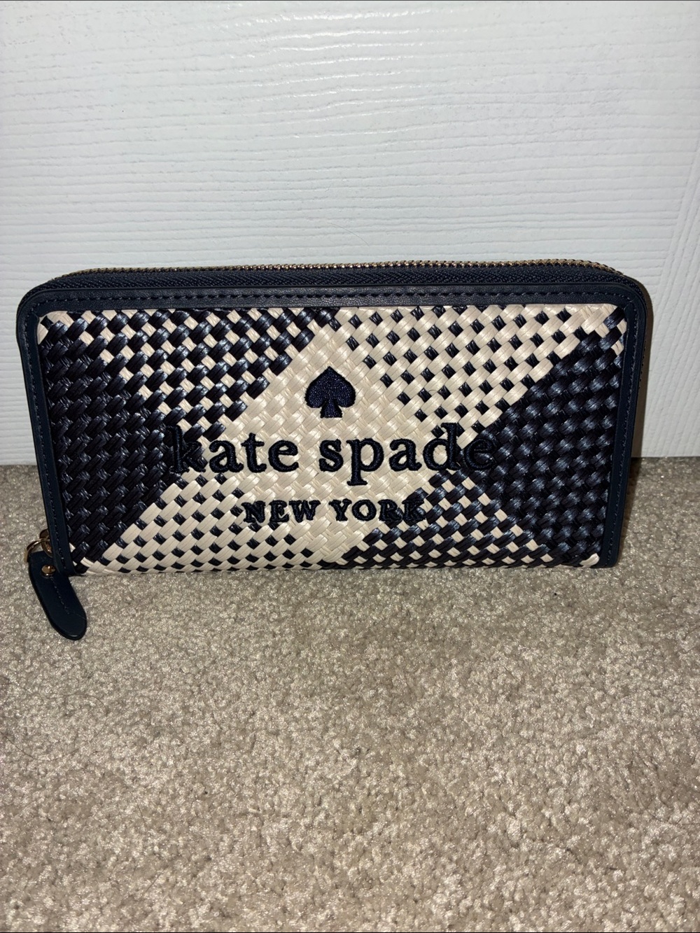 NWT Kate Spade Zippy Wallet
